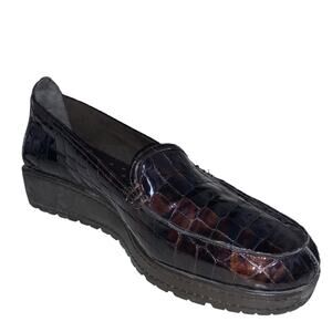 Stuart Weitzman Brown Patent Croc Embossed Lug Sole Platform Loafer Size 7